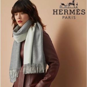 HERMÈS Double Faced Cashmere Stole